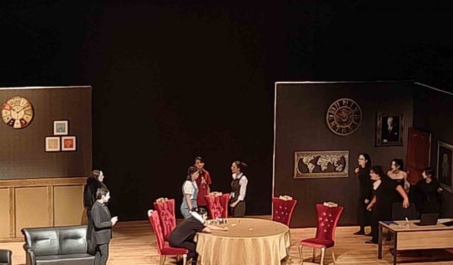 Kumar bağımlılığını tiyatro ile anlattılar