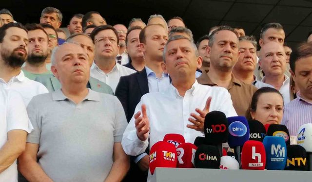 Özgür Özel: "Ben aklımın yarısını kaybettim, kalbimin yarısını kaybettim"