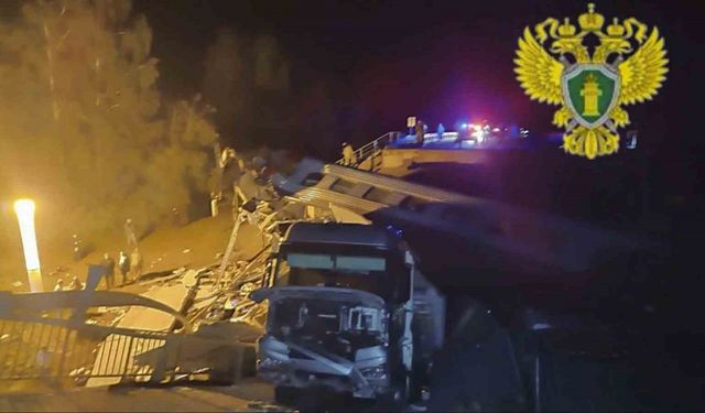 Rusya’da köprü, yolcu dolu trenin üzerine çöktü: 7 ölü
