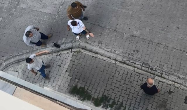 Sokakta eşini bıçakla rehin aldı, vatandaş tek hamleyle kurtardı