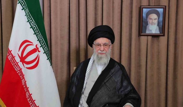Trump’ın İsrail’in İran Dini Lideri Hamaney’i öldürme planını veto ettiği iddiası