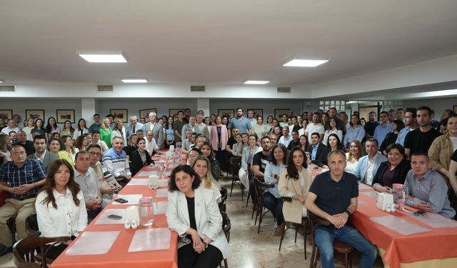 Başkan Ünlüce personelle bayramlaştı