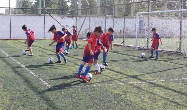 Eskişehir Demirspor yaz dönemi eğitimleri başladı...