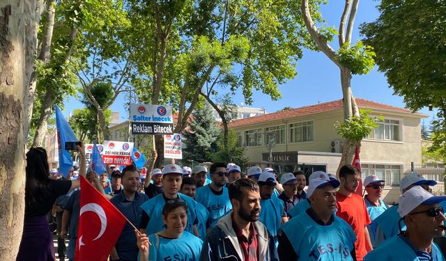 İşçiler düşük zam tekliflerine karşı eylem yaptı!