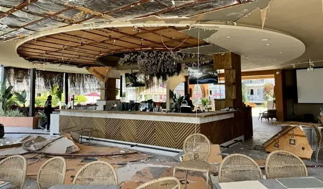 Korkunç olay... Restaurant tavanı çöktü! Yaralılar var...