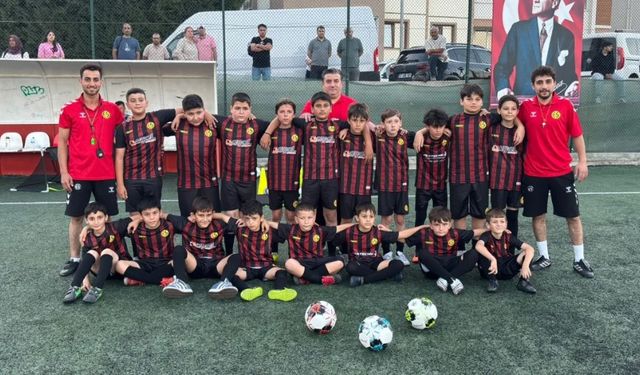 Eskişehirspor futbol okulu ilk antrenmanını o ilde yaptı....