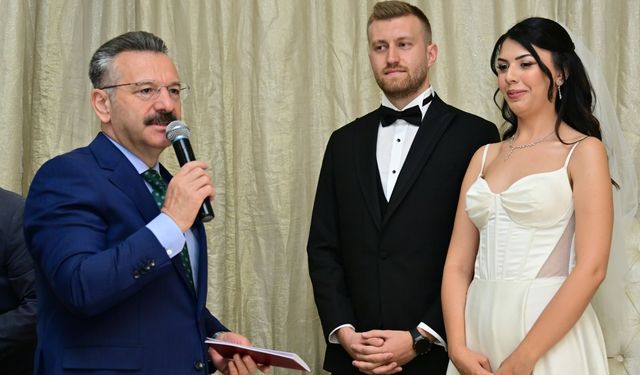 Vali Aksoy nikah şahidi oldu