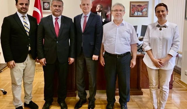 Eğitim temasları sürüyor