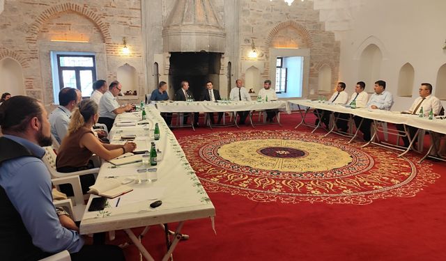 14 İlçeden milli eğitim müdürlerinin katılımıyla toplantı yapıldı