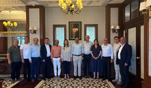 CHP'li belediyelere yapılan gözaltılara tepki gösterdiler!