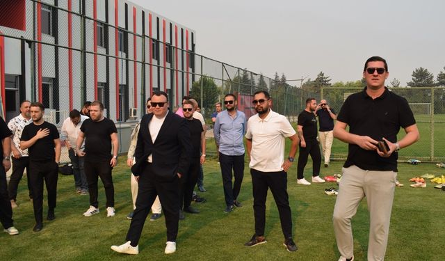 Kırmızı siyahlılar 4 isme daha imza attırmayı hedefliyor