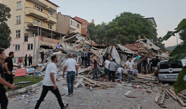6.1'lik deprem sonrası hasar gören yapılar var