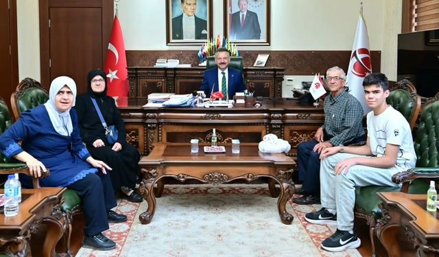 Şehit polis Aziz Oray'ın ailesi Vali Aksoy'u ziyaret etti