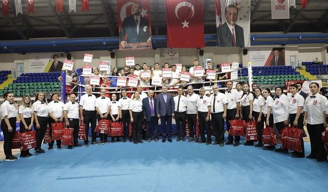 Zafer Kupası'nda şampiyon oldular