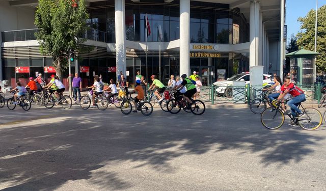 Eskişehir'de Zafer Bayramı için pedal çevirdiler