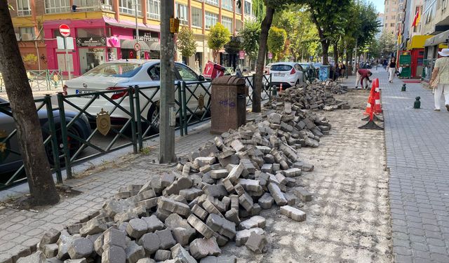 Eskişehir'deki o caddeye de bisiklet yolu yapılıyor