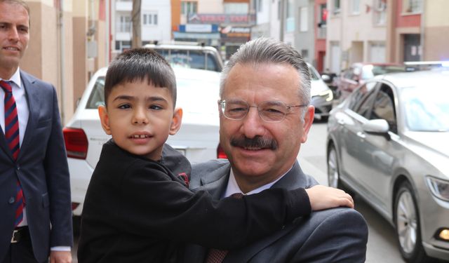 Vali Aksoy'dan anlamlı ziyaret!
