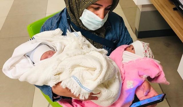 İkiz bebeklerden biri kuvözden düştü, hayatı değişti: Aile adalet arıyor