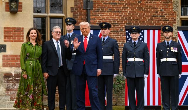 Trump, İngiltere Başbakanı Starmer ile görüştü