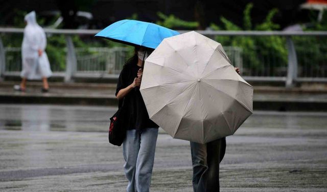 Vietnam’ı Bualoi Tayfunu vurdu: 8 ölü, 17 kayıp