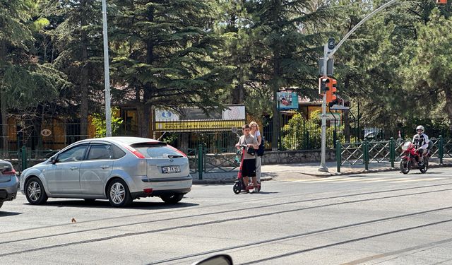 Eskişehir'de tehlikeli yolculuk! Büyük endişe yarattı...