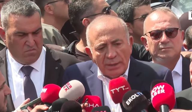 Gürsel Tekin çevik kuvvet eşliğinde CHP İstanbul İl Binasına giriyor