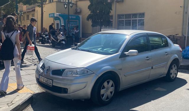 Eskişehir Dershaneler Sokağı'nda yanlış park krizi