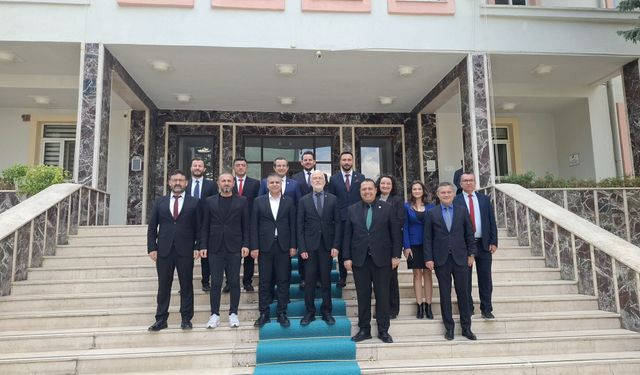 Sağlık çalışanlarının taleplerini iletti!