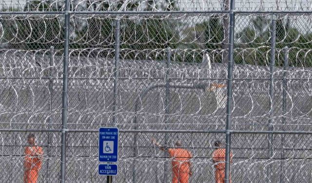 ABD-Meksika sınırındaki yasa dışı geçişler en düşük seviyesinde