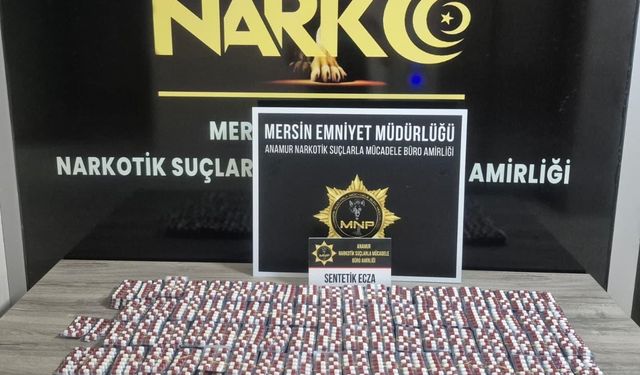 Takside arama yapan polis binlerce uyuşturucu hap ele geçirdi