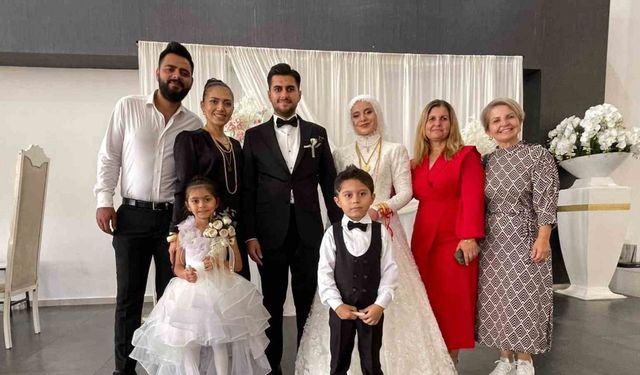 Tek torununa düğünde takı olarak ev, araba ve tarla hediye etti