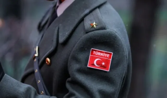 Atatürk fotoğrafı tartışmasında ihraç edilen Teğmen göreve iade edildi!