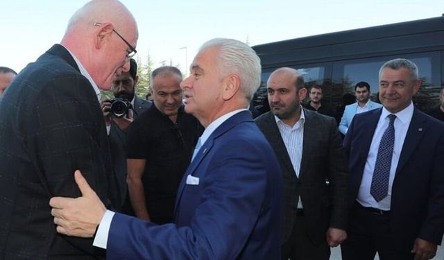 Birbirlerine her lafı söylerler