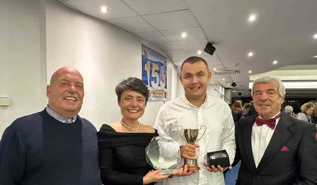 Dünyadaki ilk otizmli maraton yüzücüsü Tuna Tunca'dan büyük başarı