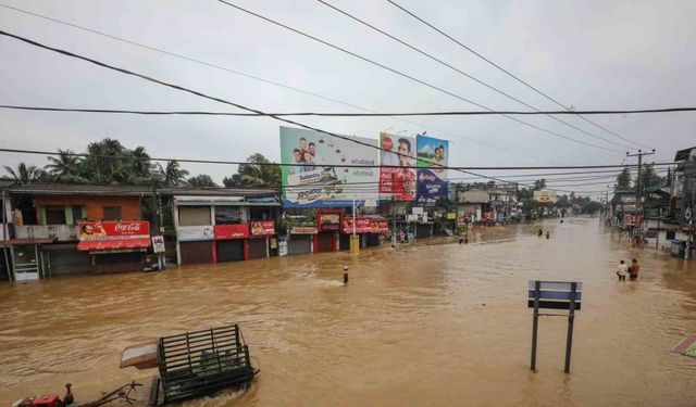 Güney Asya ülkelerindeki sel ve toprak kaymalarında can kaybı 500’ü aştı