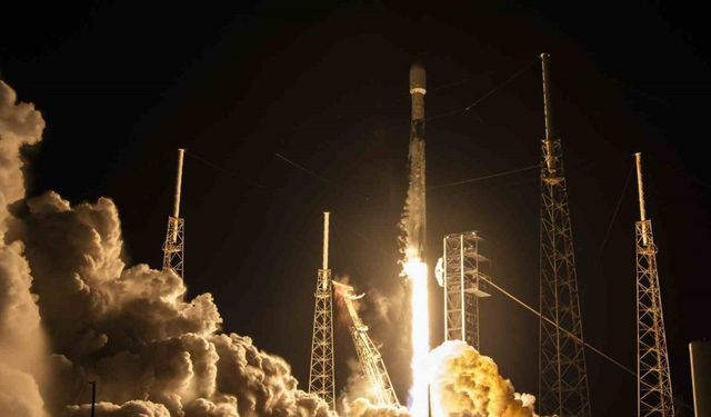 Güney Kore, 5’inci yerli askeri casus uydusunu yörüngeye gönderdi