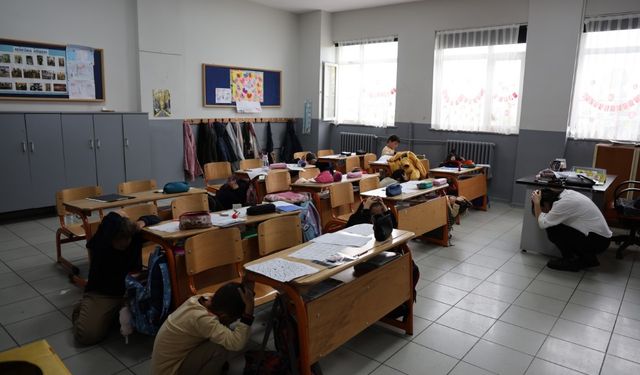 İlkokul öğrencilerine afet bilinci eğitimi verildi