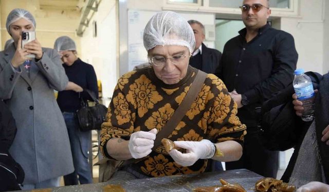 İtalyan Erasmus öğrencileri Gümüşhane’de pestil-köme ustası oldu