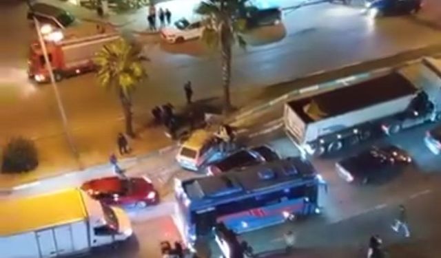 Otomobilin tıra arkadan çarpması saniye saniye görüntülendi