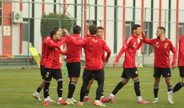 Eskişehirspor hazırlık maçında yağmur gibi yağdı!