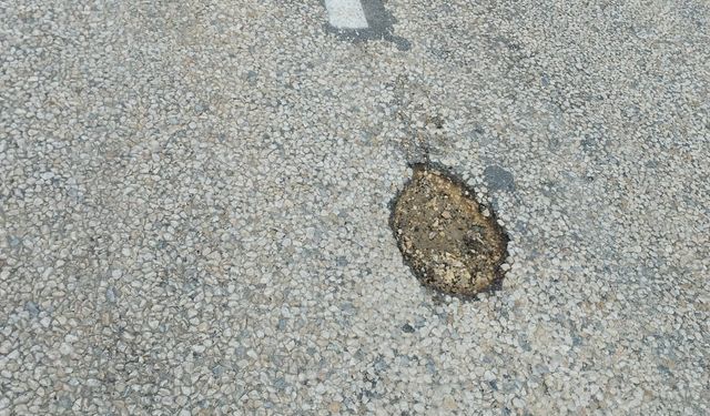 Eskişehir'in o mahallesinde çukurlar tehlike oluşturuyor