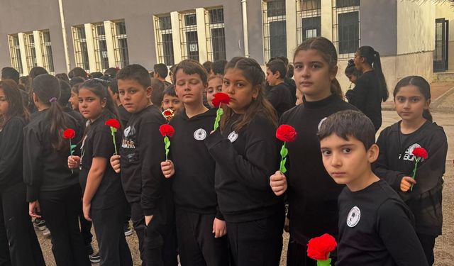 Minik yüreklerden ATA'ya saygı