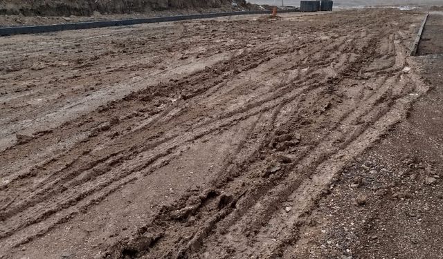 Vatandaşlardan bozuk yol tepkisi!