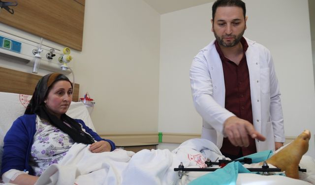 Bacakları amputasyondan 2,5 saatlik operasyonla kurtarıldı