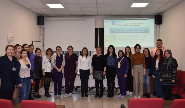 Sağlık çalışanlarına bebek dostu hastane eğitimi