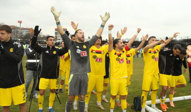 Zirveyle fark 8 puanda kaldı!