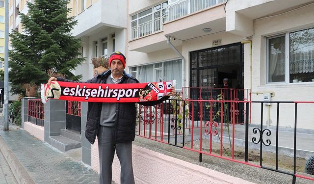 Eskişehirspor sevgisini apartmana taşıdılar
