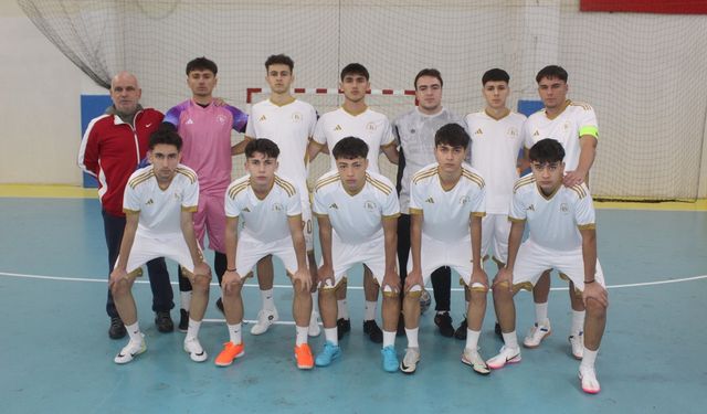 Futsalda rekabet başladı