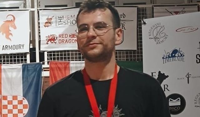 Madalya ile döndü!