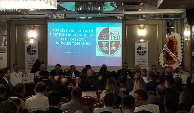 Okul kıyafeti yönetmeliğine tepki!